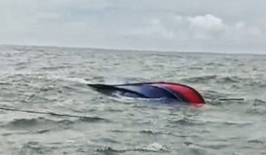 Otras embarcaciones que se movilizaban por el sector lograron rescatar a varios ocupantes, evitando una tragedia mayor. Crédito: Suministrada.