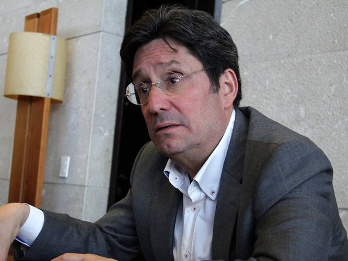 Silencio del Centro Democrático sobre corrupción en Quindío es una vergüenza: Pacho Santos