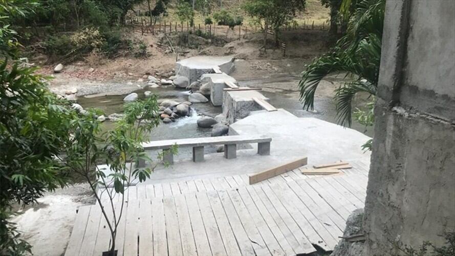 Talanquera al río Piedras en Santa Marta. Foto: Ian Farouk Simmonds