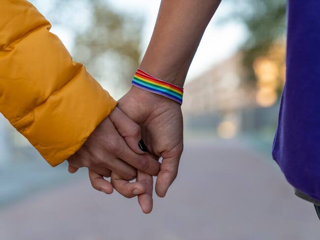 A través de su lente, fotógrafa retrata la homofobia que sufren las lesbianas en Polonia