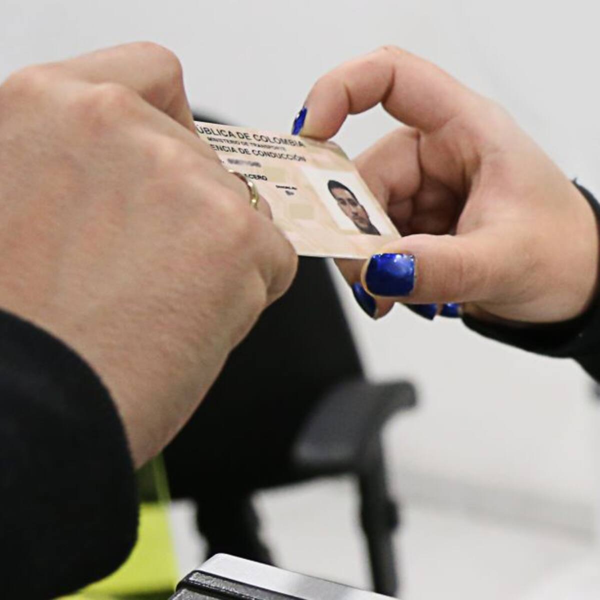 ¿Quiénes deben renovar la licencia de conducción este 2023?