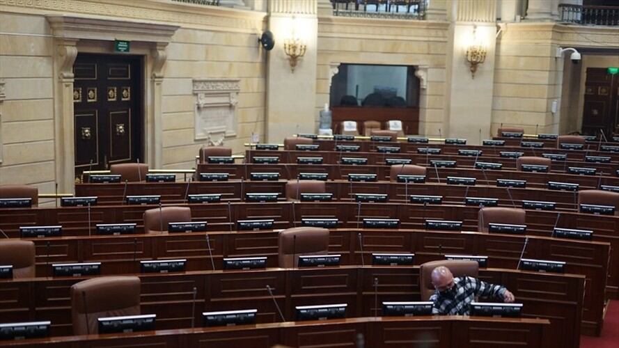 13 representantes le enviaron una carta al Presidente del Partido exigiéndole enviar el nombre de Elizabeth Martínez a Palacio.. Foto: Colprensa
