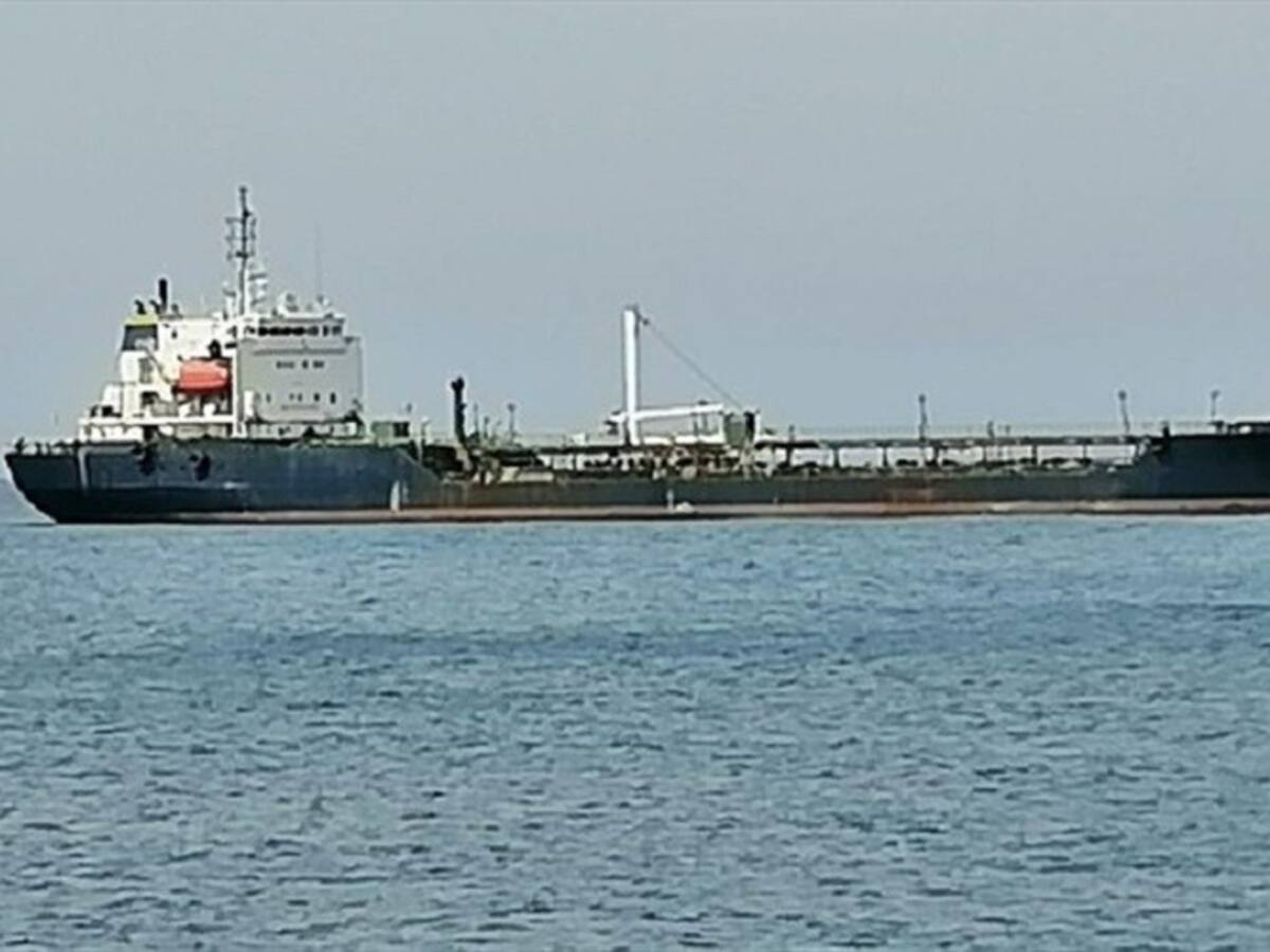 Pleito laboral agrava la situación de marinos en barco anclado en Santa Marta