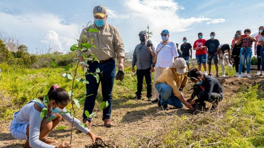 Presidente Duque visita a indígenas de la Sierra y promete plantar 700 mil árboles. Foto: Prensa Presidencia