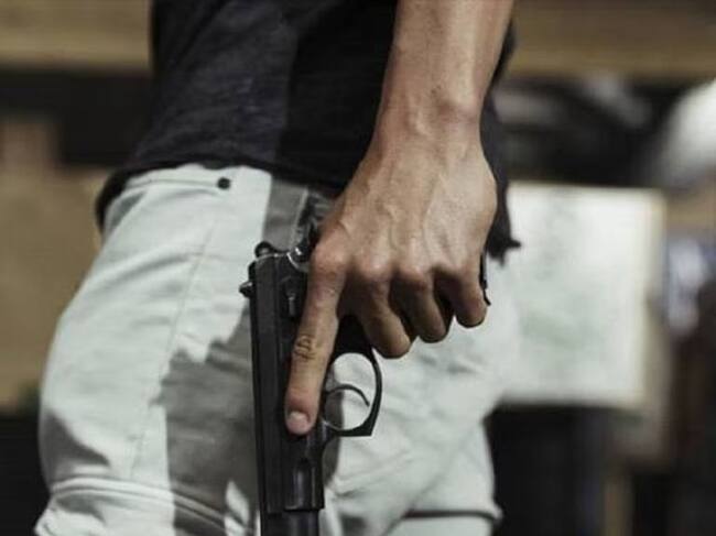 Foto: Imagen de referencia de hombre armado. Foto: Getty Images - Westend61(Thot) / Caracol Radio