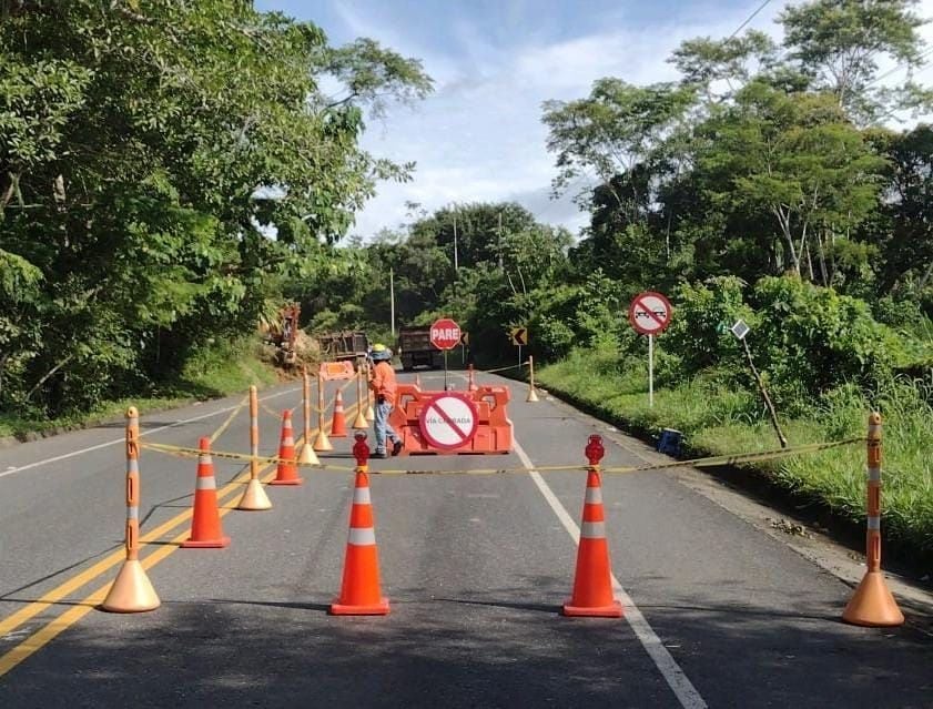 A un carril sigue funcionando la vía Planeta Rica-Montería por deslizamiento de tierra. Foto: prensa Concesión Ruta al Mar.