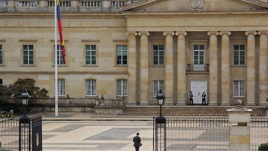 La Presidencia dice que es incomprensible que una familia “pase a ser pobre en 20 días”. Foto: Colprensa