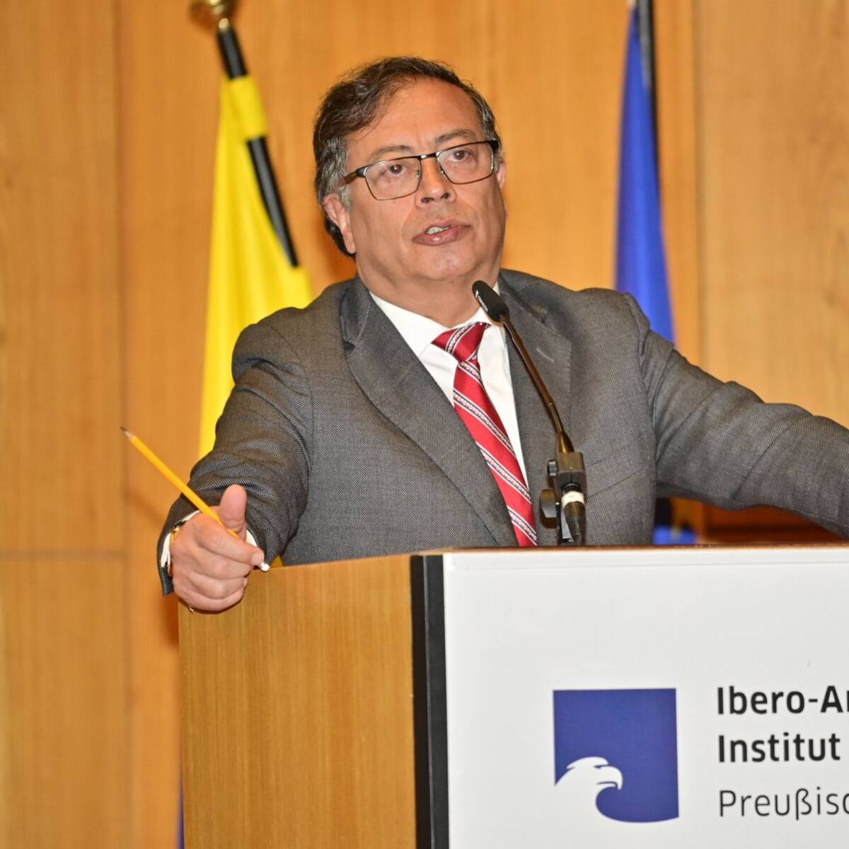 No puede ser que colombianos deban renunciar a su nacionalidad al pedir la alemana: Petro