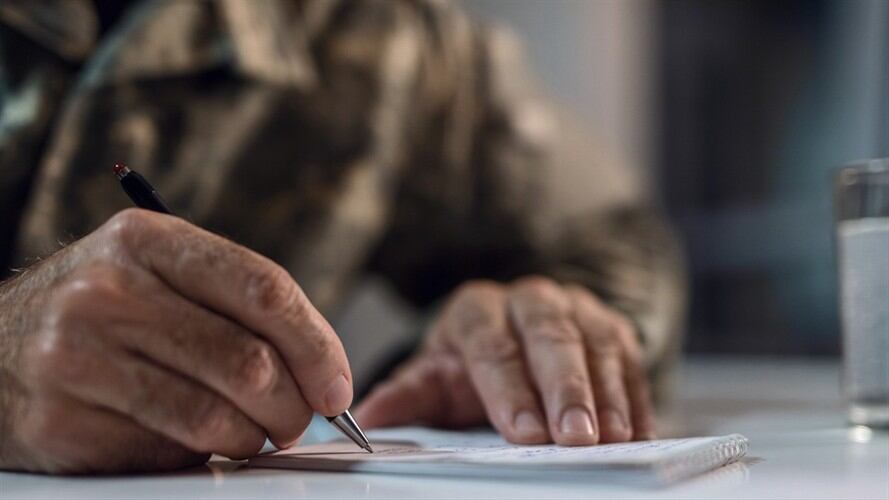 Los varones mayores de 18 años tienen que definir su situación militar. Foto: Getty Images