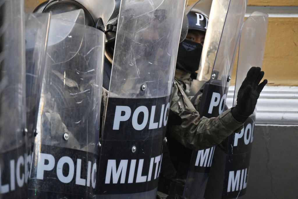 Militares bolivianos que irrumpieron en la sede del Ejecutivo en la ciudad de La Paz. Foto: AIZAR RALDES/AFP via Getty Images
