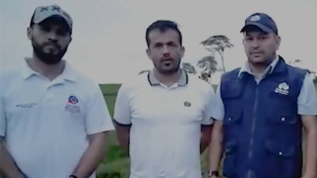 Comunidades entregaron a biólogo de Minambiente que había sido retenido en Caquetá. Foto: Colprensa / externos