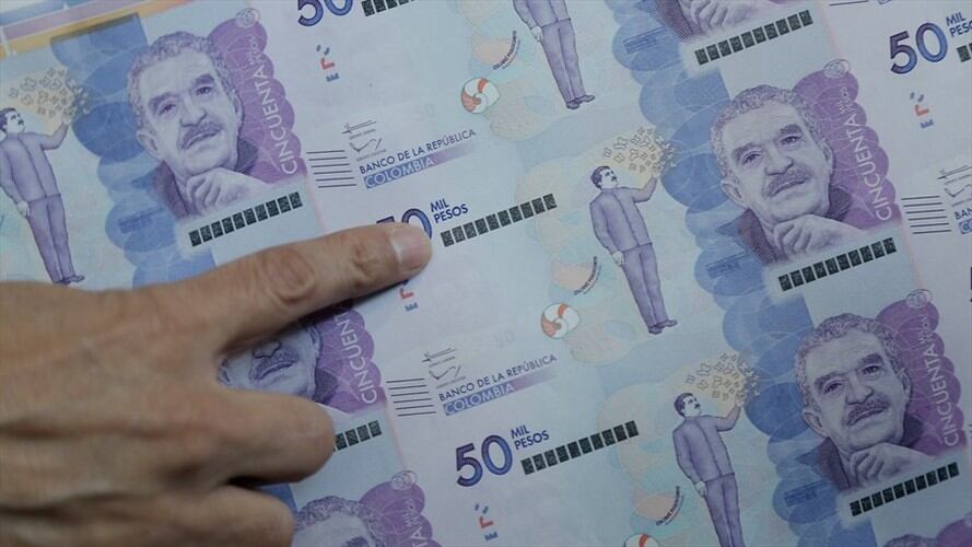 Pilas: así se ven los billetes falsos de $50.000. Foto: Colprensa