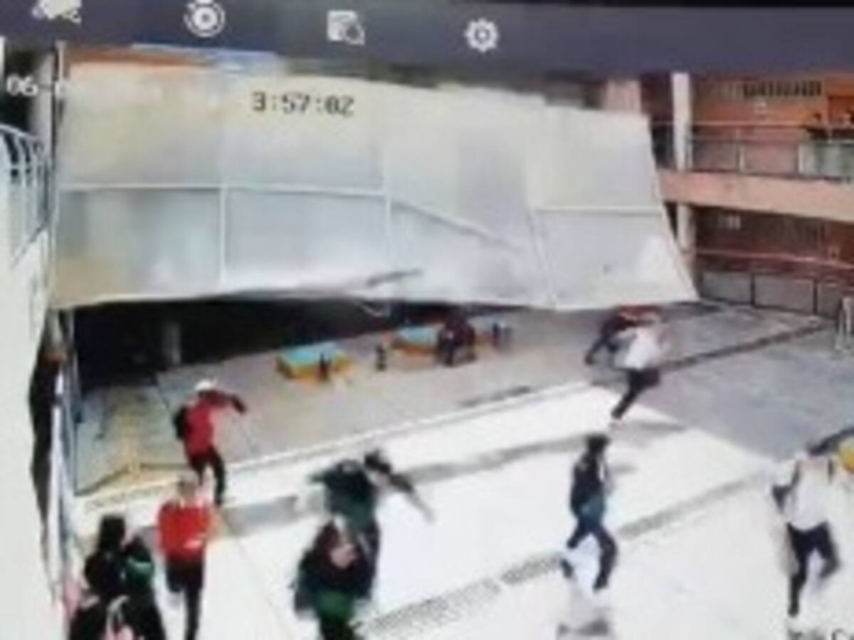 Caída de techo en colegio de Bogotá deja dos estudiantes lesionados