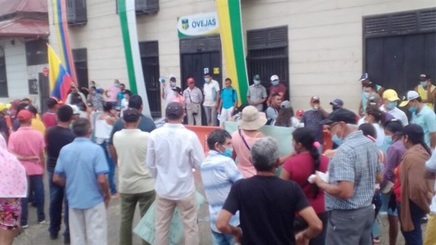 Comunidad en Sucre marchó como rechazo a presencia del Clan del Golfo . Foto: Cortesía: Argemiro Lara