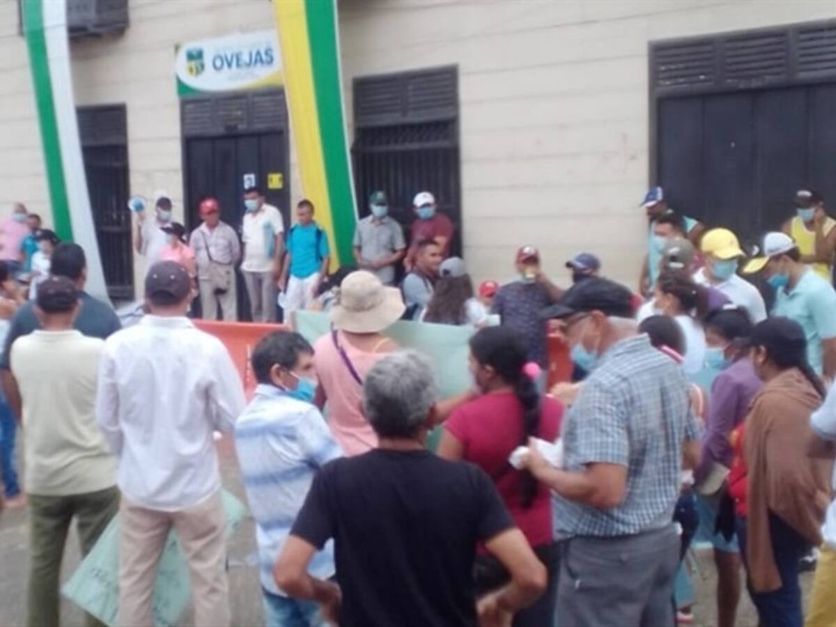 Comunidad en Sucre marchó como rechazo a presencia del Clan del Golfo