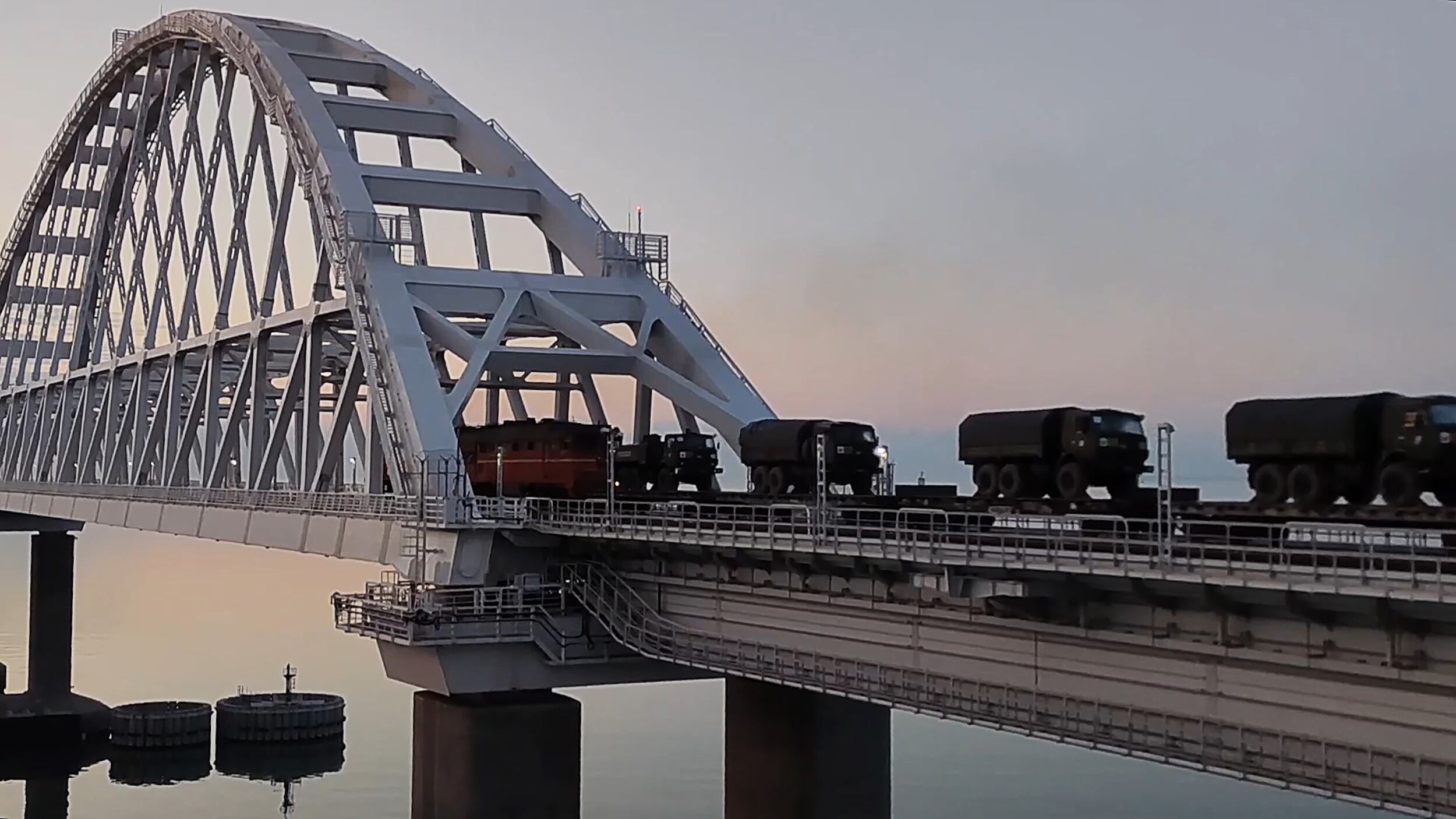 CRIMEA, RUSSIA - FEBRUARY 16, 2022: A troop train crosses Crimean Bridge, carrying Russian military hardware from recent routine drills in Crimea back to deployment sites in Russia's Southern Military District. Russian Defence Ministry/TASS
VIDEO SCREEN GRAB. BEST QUALITY AVAILABLE. THIS STILL IMAGE WAS PROVIDED 17 February 2022 BY A THIRD PARTY. EDITORIAL USE ONLY (Photo by Russian Defence Ministry\TASS via Getty Images)