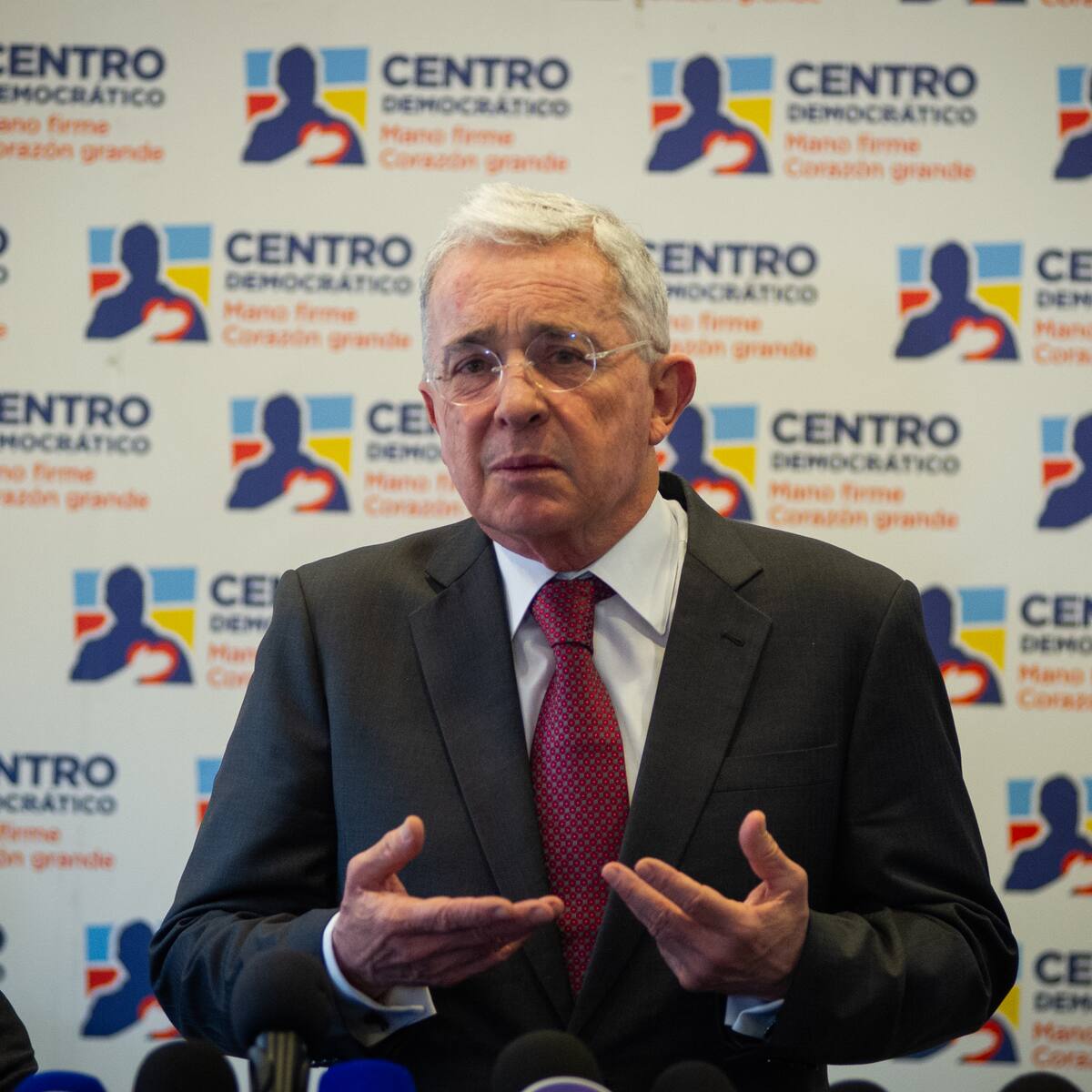 Tribunal ordenó suspender juicio contra el expresidente Uribe