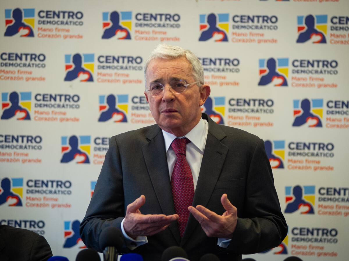 Uribe denunció ante Trump, Musk y Rubio al magistrado César Reyes con inconsistencias sobre Usaid