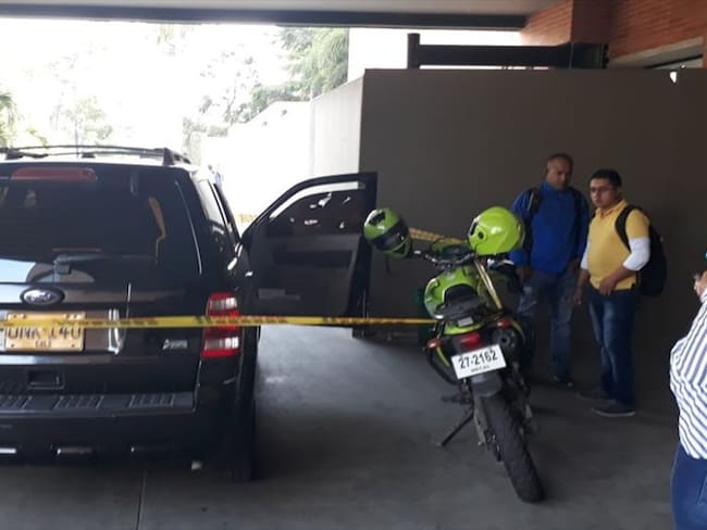 Irne Torres Castro, gerente del Hospital Universitario del Valle, sufrió un atentado con arma de fuego cuando se movilizaba en una camioneta. Foto: Policía Nacional