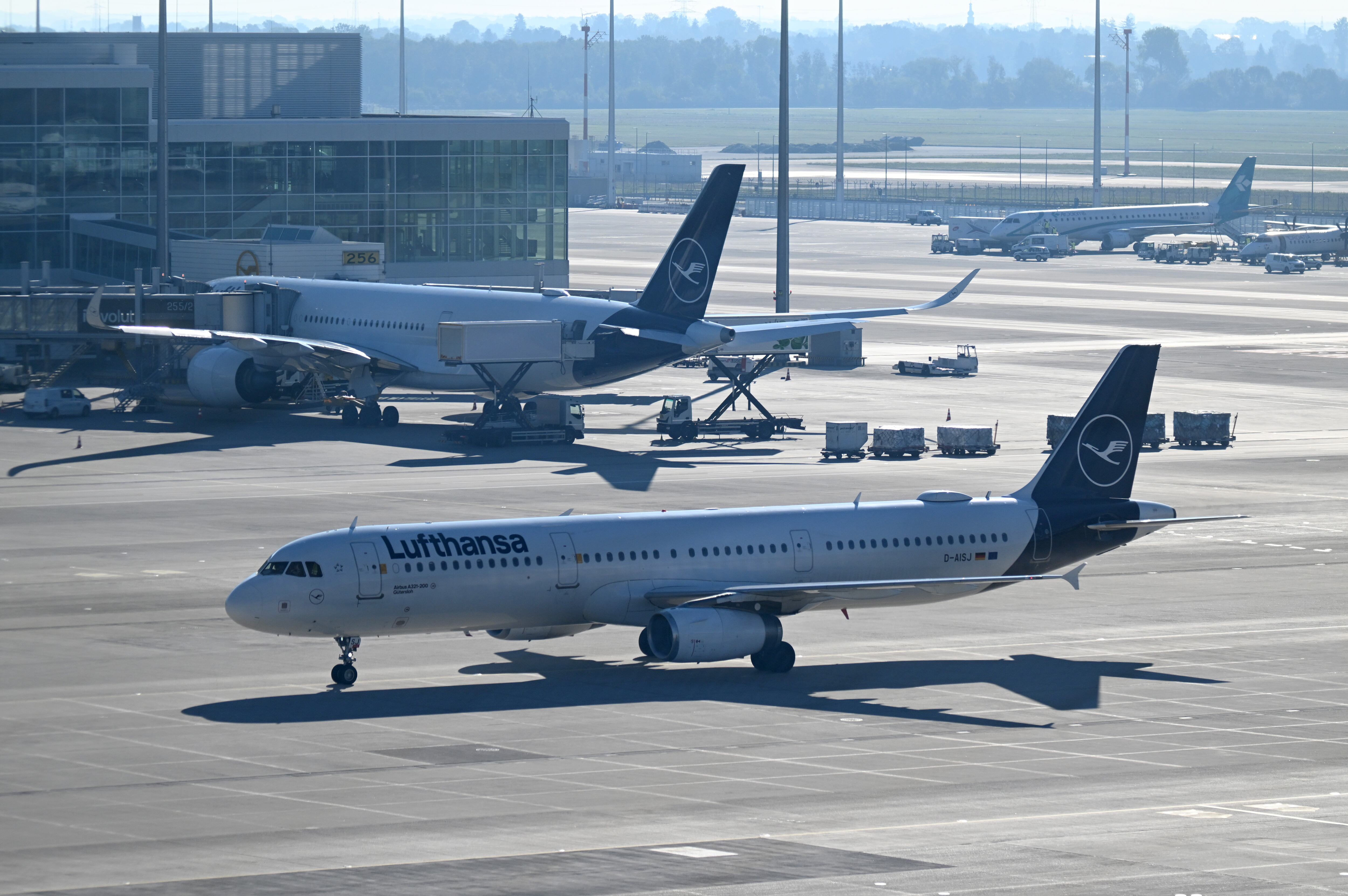 Vuelos detenidos por avistamiento de Drones en Munich. Foto: Felix Hörhager/picture alliance via Getty Images)