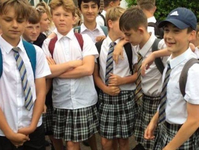 ¿Por qué decenas de niños decidieron ir aL colegio en falda en Reino Unido?. Foto: BBC Mundo