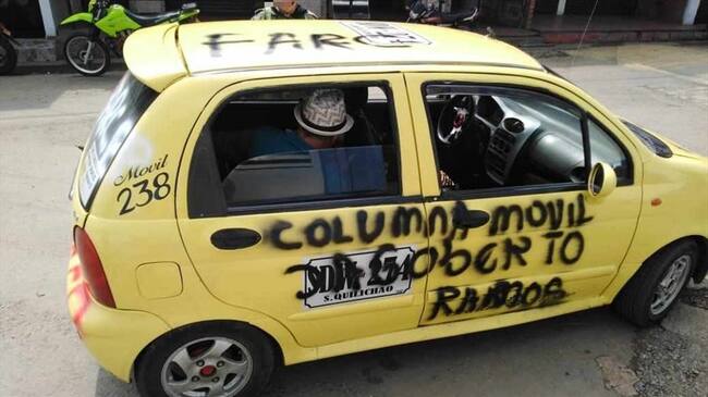 Con grafitis alusivos a la estructura Dagoberto Ramos fueron pintados un taxi y un vehículo de transporte de gas . Foto: