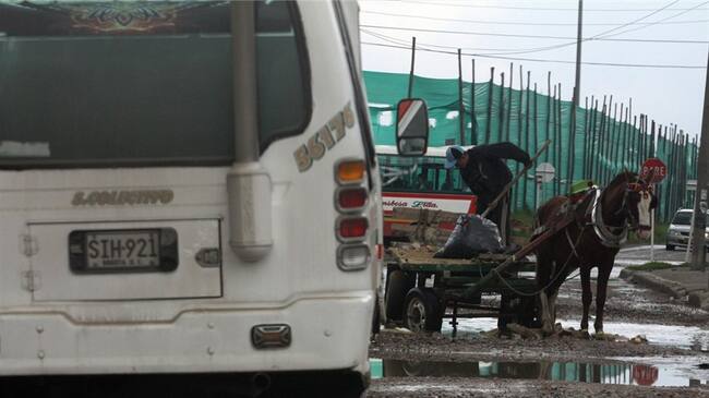 Frente a importante repunte en el transporte intermunicipal en el país en 2018, los transportadores hicieron un llamado al Gobierno para controlar la informalidad en el sector.. Foto: Colprensa