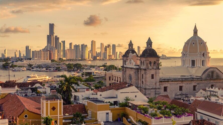 Diez funcionarios públicos de Cartagena estarían en riesgo de investigación, indagatoria o incluso sanción disciplinaria por la falta de acciones del Distrito en los casos Aquarela y Quiroz. Foto: Getty Images / Starcevic