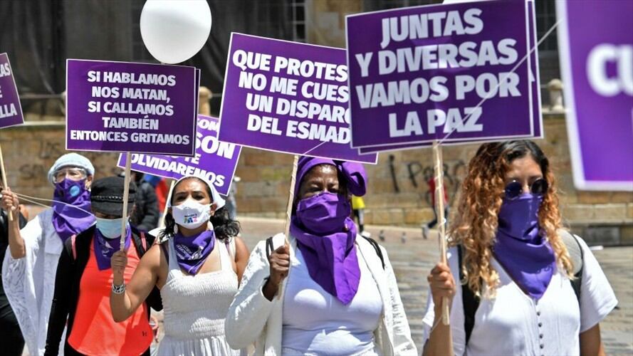 La Secretaría de la Mujer de Bogotá confirmó que una mujer fue víctima de violencia sexual en medio de las protestas. Foto: Getty Images / JUAN BARRETO