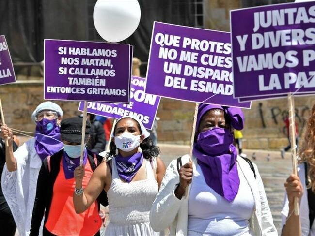 La Secretaría de la Mujer de Bogotá confirmó que una mujer fue víctima de violencia sexual en medio de las protestas. Foto: Getty Images / JUAN BARRETO