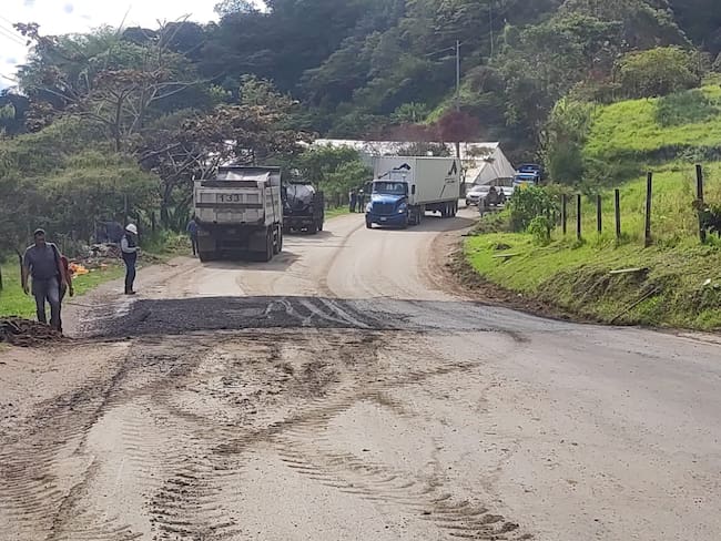 Por la nueva emergencia se realizaron trabajos de nivelación en el pavimento para garantizar un tránsito seguro. crédito: Invías.