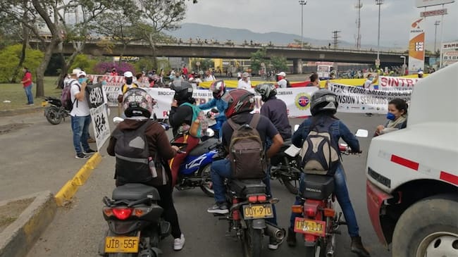 Tres zonas de Cali amanecieron con bloqueos en la nueva jornada del paro nacional. Foto: Cortesía