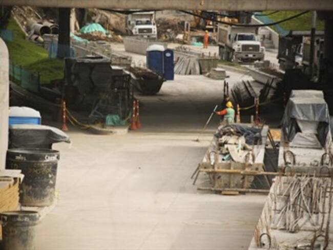 Alcaldesa Clara López defiende acto de entrega de obras de la Calle 26