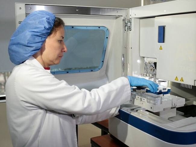 Para mejorar los estándares en las investigaciones criminales en Colombia, se propuso crear un banco de muestras de ADN. Foto: Colprensa - Laboratorio del Instituto de Genética