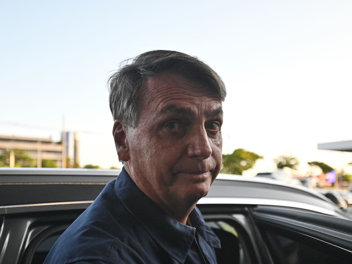 Bolsonaro niega haber violado Constitución tras ser acusado de proponer golpe a militares