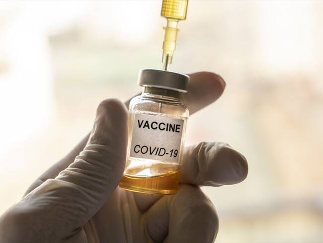 Conocer la experiencia de otros países en vacunación nos ha permitido aprender de los errores en la planeación: Gerson Bermont. Foto: Getty Images / JAVIER ZAYAS