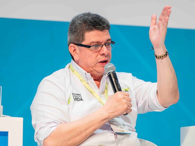 No hemos recibido ningún mensaje del Gobierno de suspender o detener procesos: ANLA