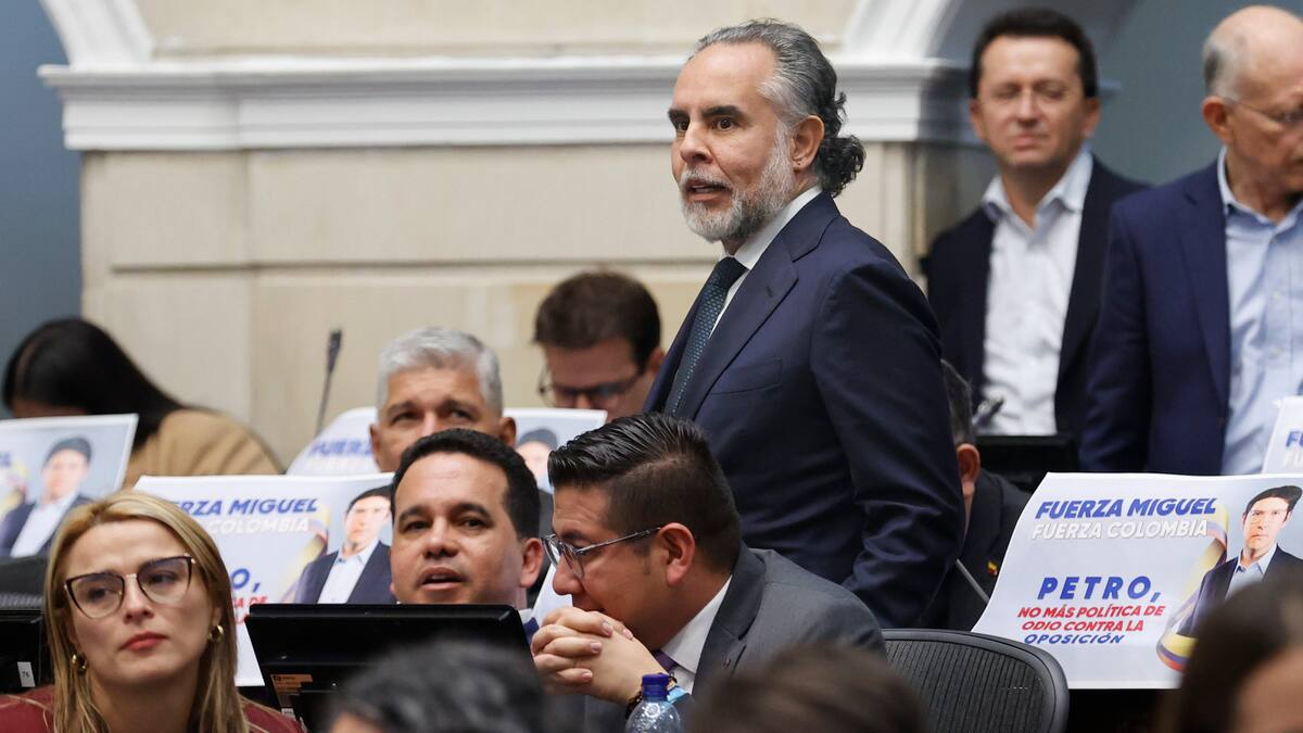 Se está equivocando: Benedetti por decisión de registrador de acudir a las altas cortes por consulta