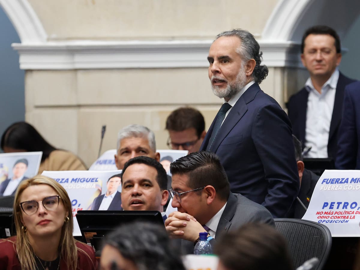 Se está equivocando: Benedetti por decisión de registrador de acudir a las altas cortes por consulta