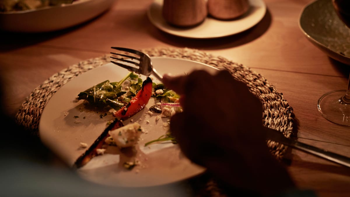 Mitos y verdades de la alimentación en la noche y su impacto en el sueño