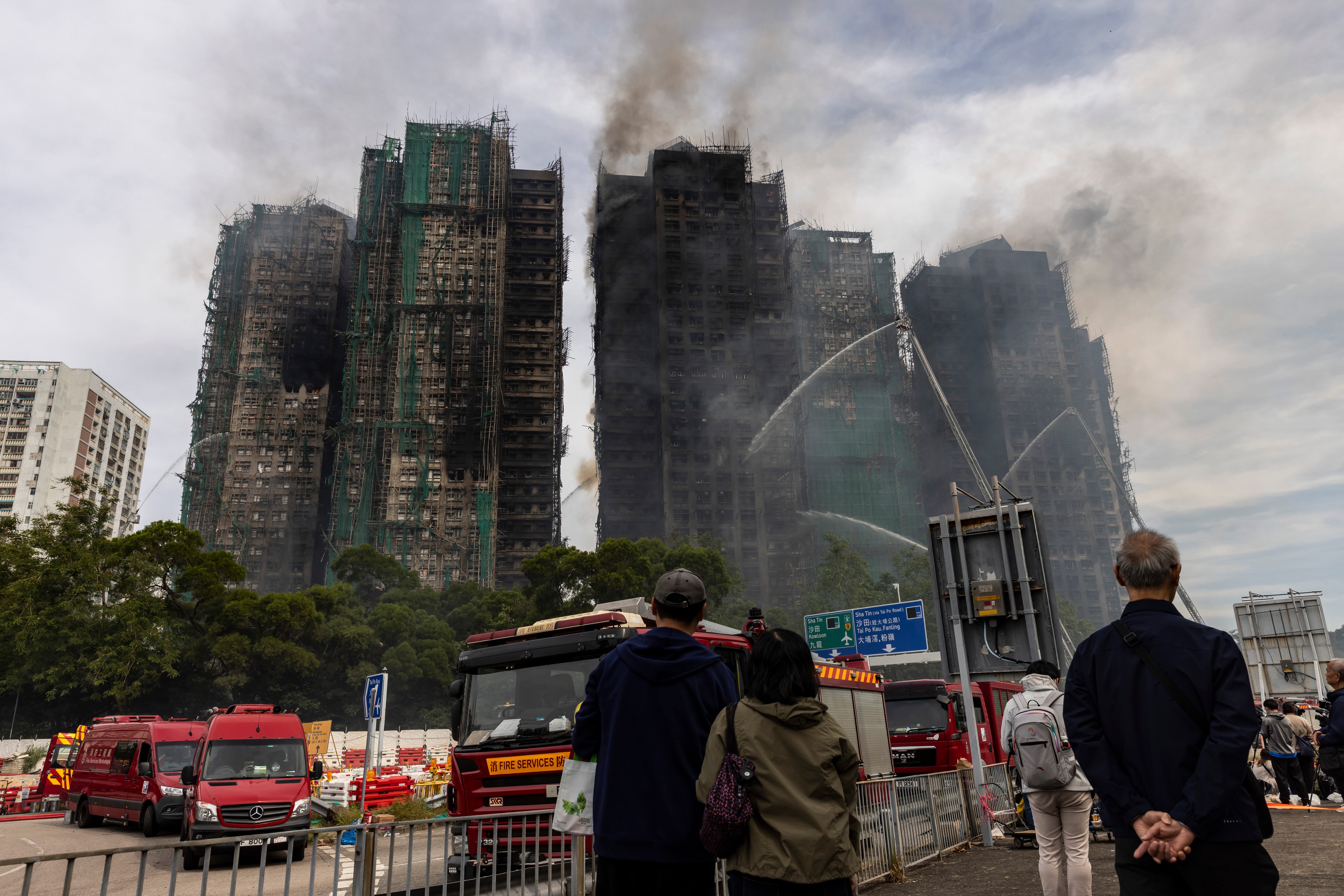 Complejo residencial afectado por incendio en Hong Kong. Foto: Isaac Lawrence/Getty Images