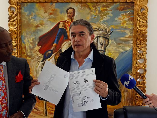 Al Oído: Gustavo Bolívar y su nuevo cambio de opinión