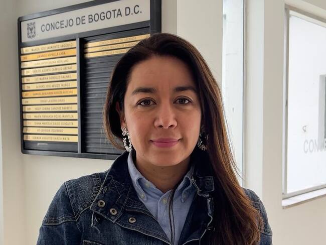 Bogotá se equivoca al comprar furgones para servicio de ambulancias: Diana Diago