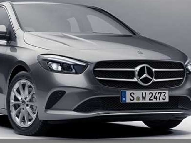 Emoción en redes sociales por el Mercedes Benz que ganó un carpintero con W Radio