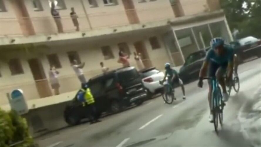 Caída de Miguel Ángel López. Foto: YouTube  FloBikes