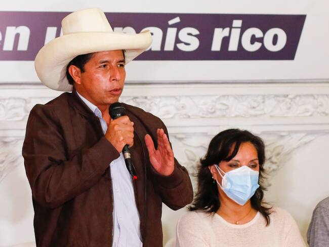 Presidente de Perú acudirá a juicio político y solicitan impedimento de salida de sus sobrinos por caso Provías