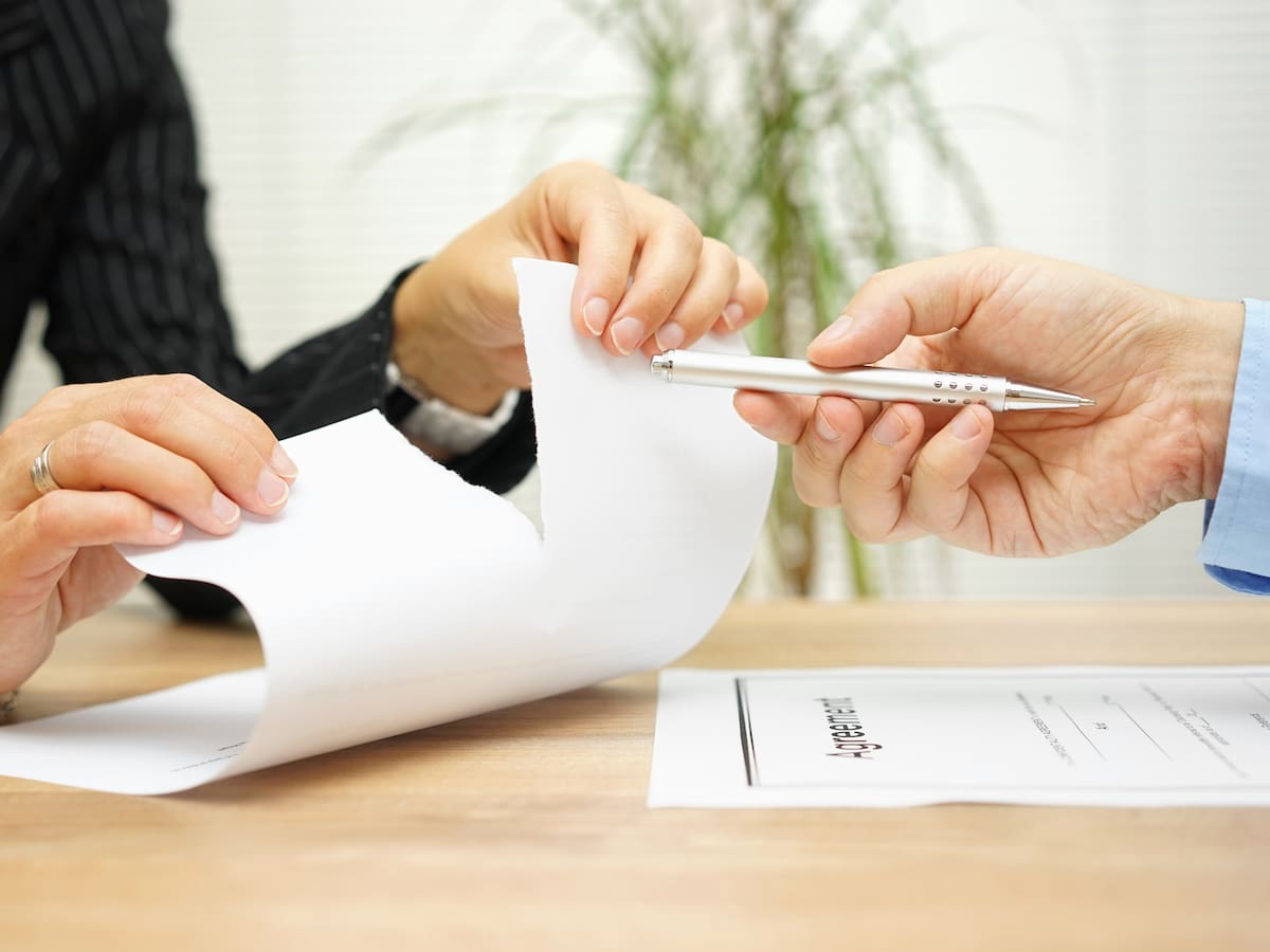 ¿Cuáles son los riesgos de no tener un contrato de arrendamiento físico?