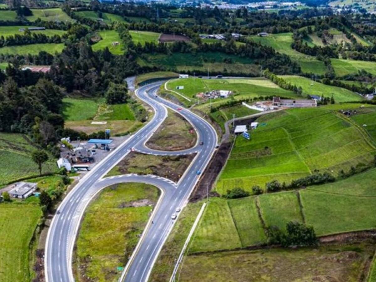 Gobierno entregó primeros kilómetros en doble calzada del proyecto Rumichaca-Pasto