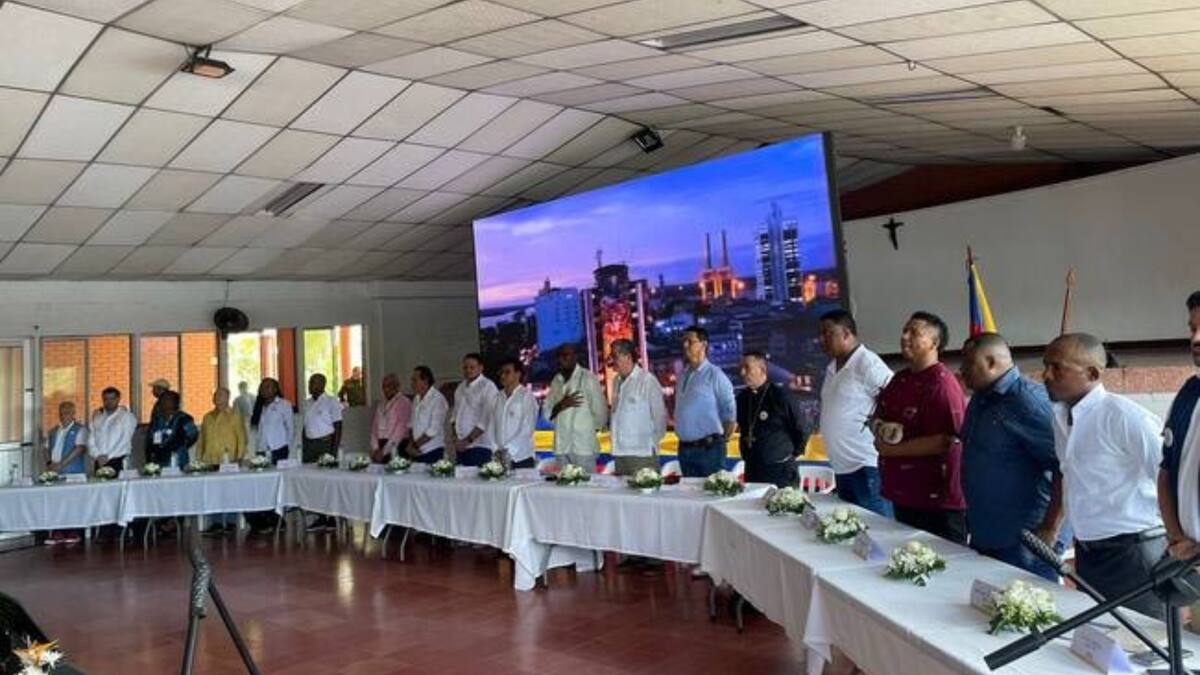 ‘Los Espartanos’ suspenden diálogos de paz en Buenaventura