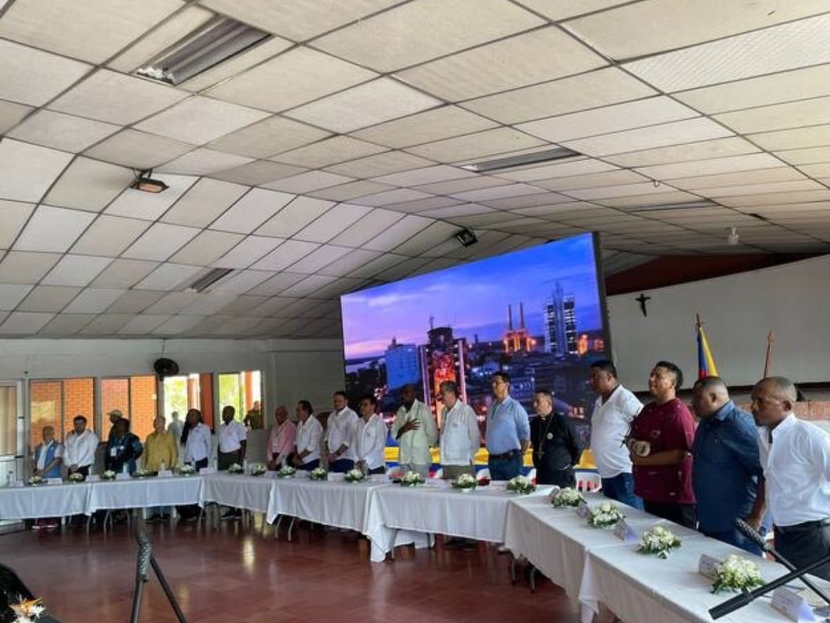 ‘Los Espartanos’ suspenden diálogos de paz en Buenaventura